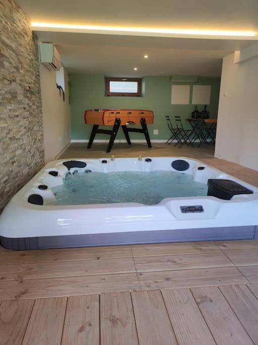 Gite Papillon 6 A14 Personnes - Jacuzzi جوراردُميه المظهر الخارجي الصورة